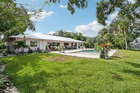 613 Buttonwood Drive Longboat Key FL 34228
