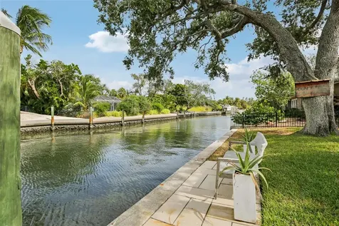613 Buttonwood Drive Longboat Key FL 34228