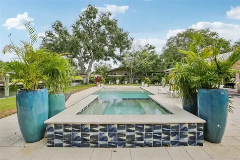613 Buttonwood Drive Longboat Key FL 34228