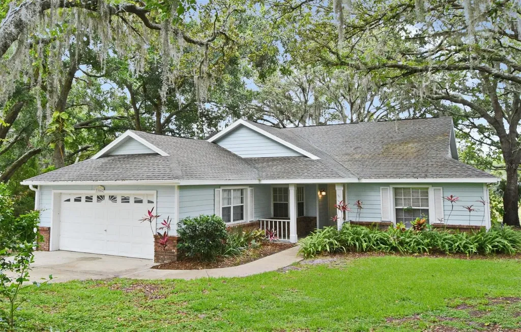 33042 Lake Bend Circle Leesburg FL 34788