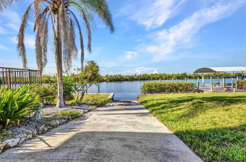 18566 Arapahoe Circle Port Charlotte FL 33948