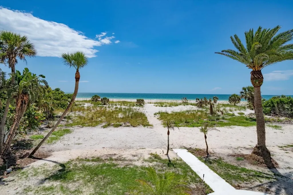 1114 Mandalay Point Clearwater Beach FL 33767