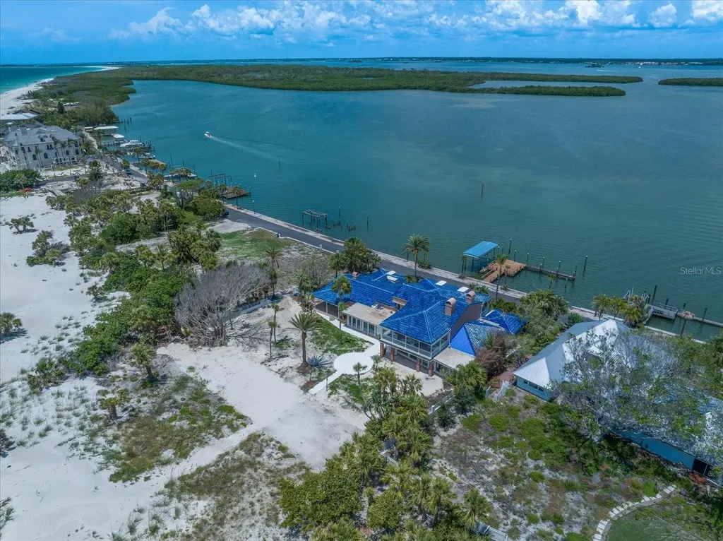 1114 Mandalay Point Clearwater Beach FL 33767