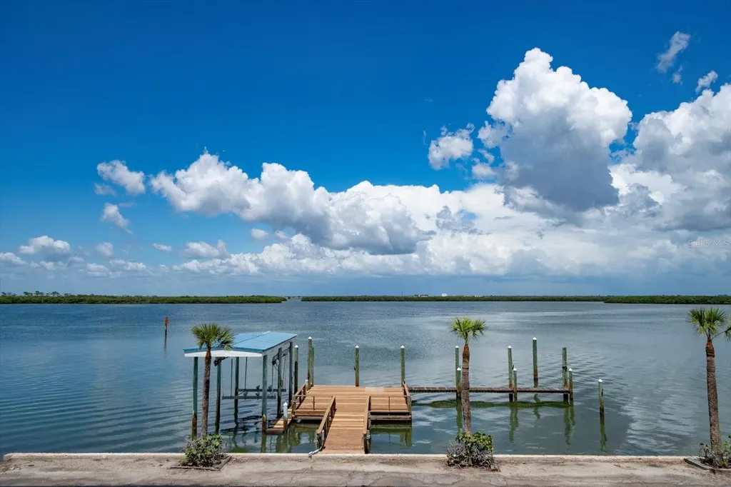 1114 Mandalay Point Clearwater Beach FL 33767