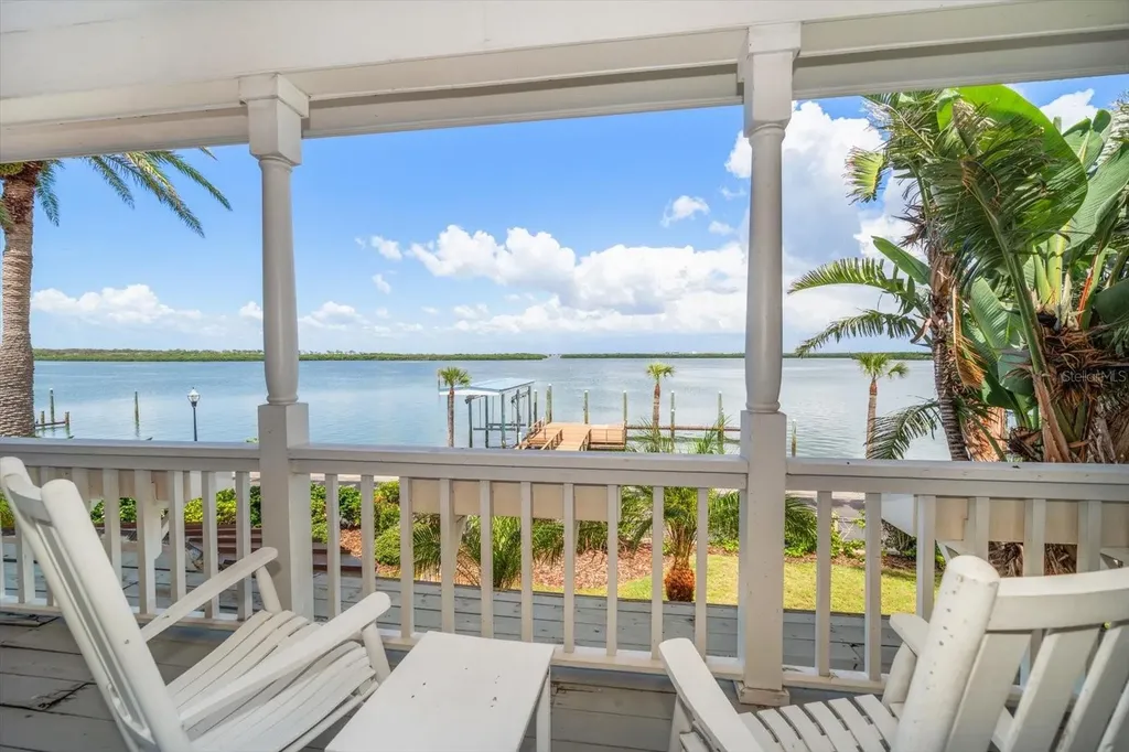 1114 Mandalay Point Clearwater Beach FL 33767