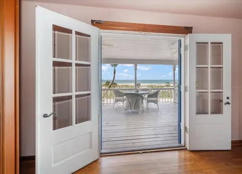 1114 Mandalay Point Clearwater Beach FL 33767