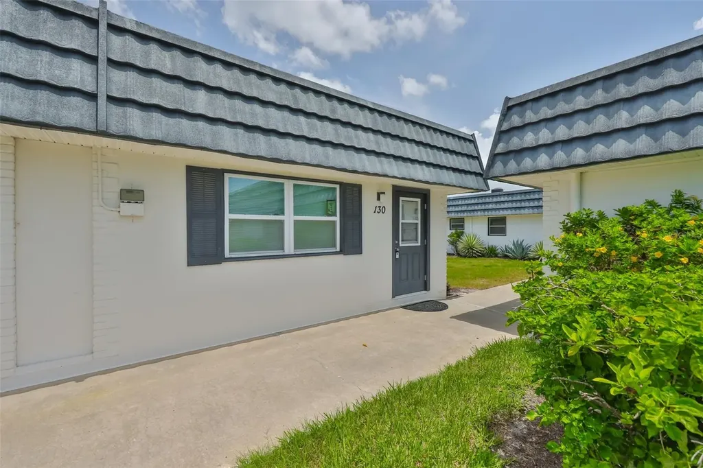 301 Kings Boulevard Sun City Center FL 33573