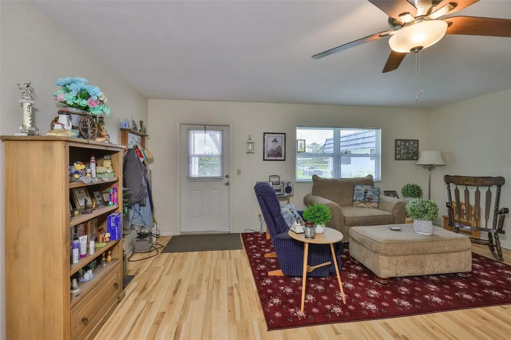 301 Kings Boulevard Sun City Center FL 33573