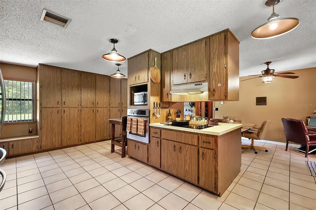 672 E Belt Avenue Bushnell FL 33513