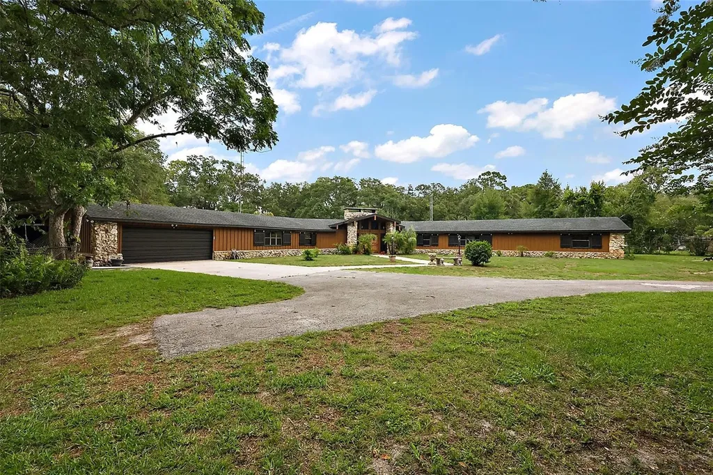 672 E Belt Avenue Bushnell FL 33513