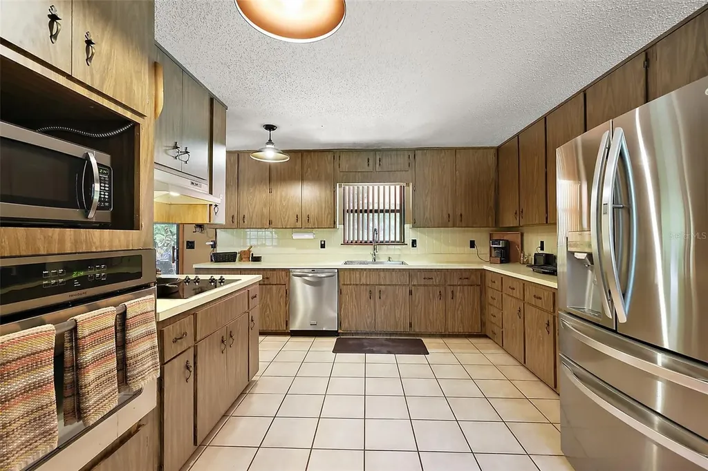 672 E Belt Avenue Bushnell FL 33513