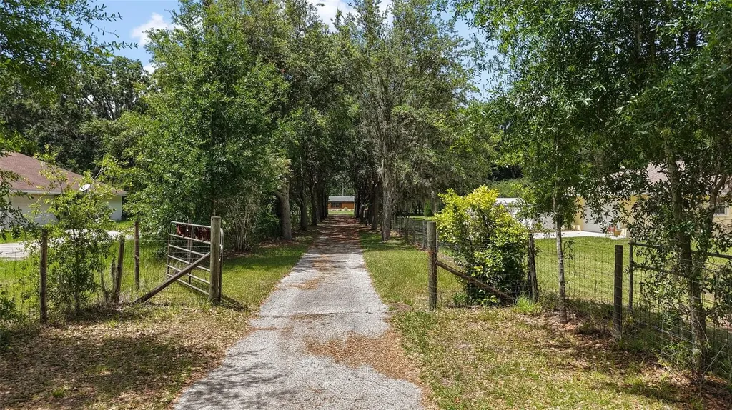 672 E Belt Avenue Bushnell FL 33513