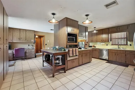 672 E Belt Avenue Bushnell FL 33513