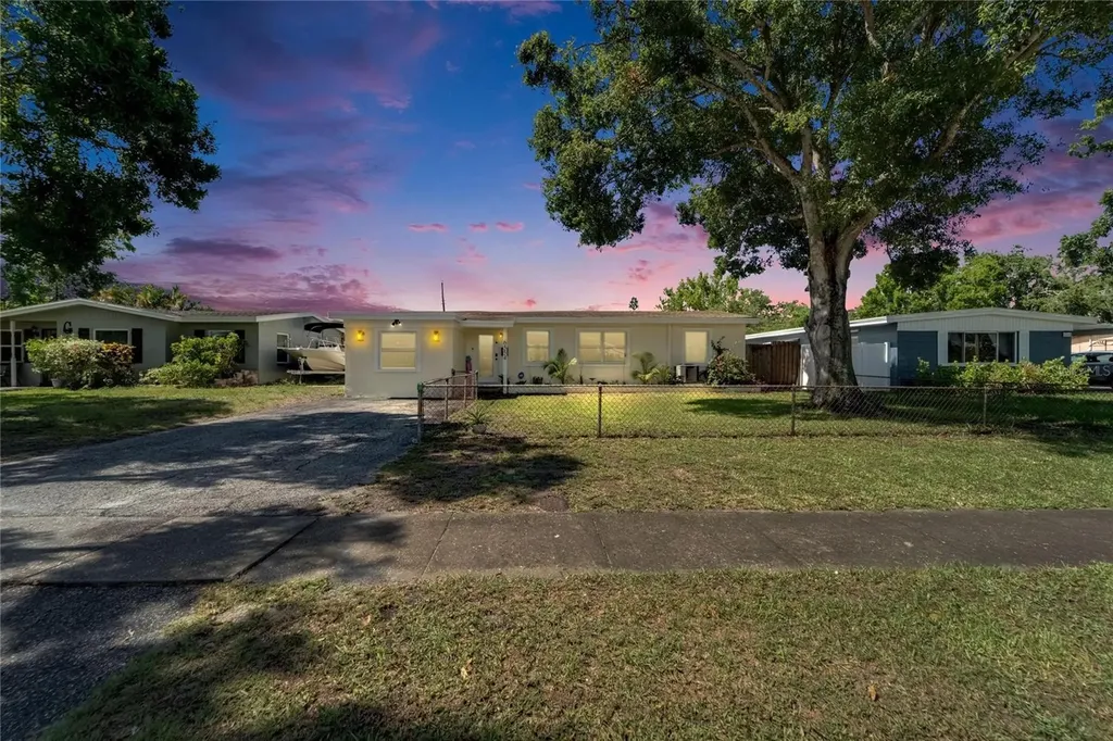 6554 34th Avenue N St Petersburg FL 33710