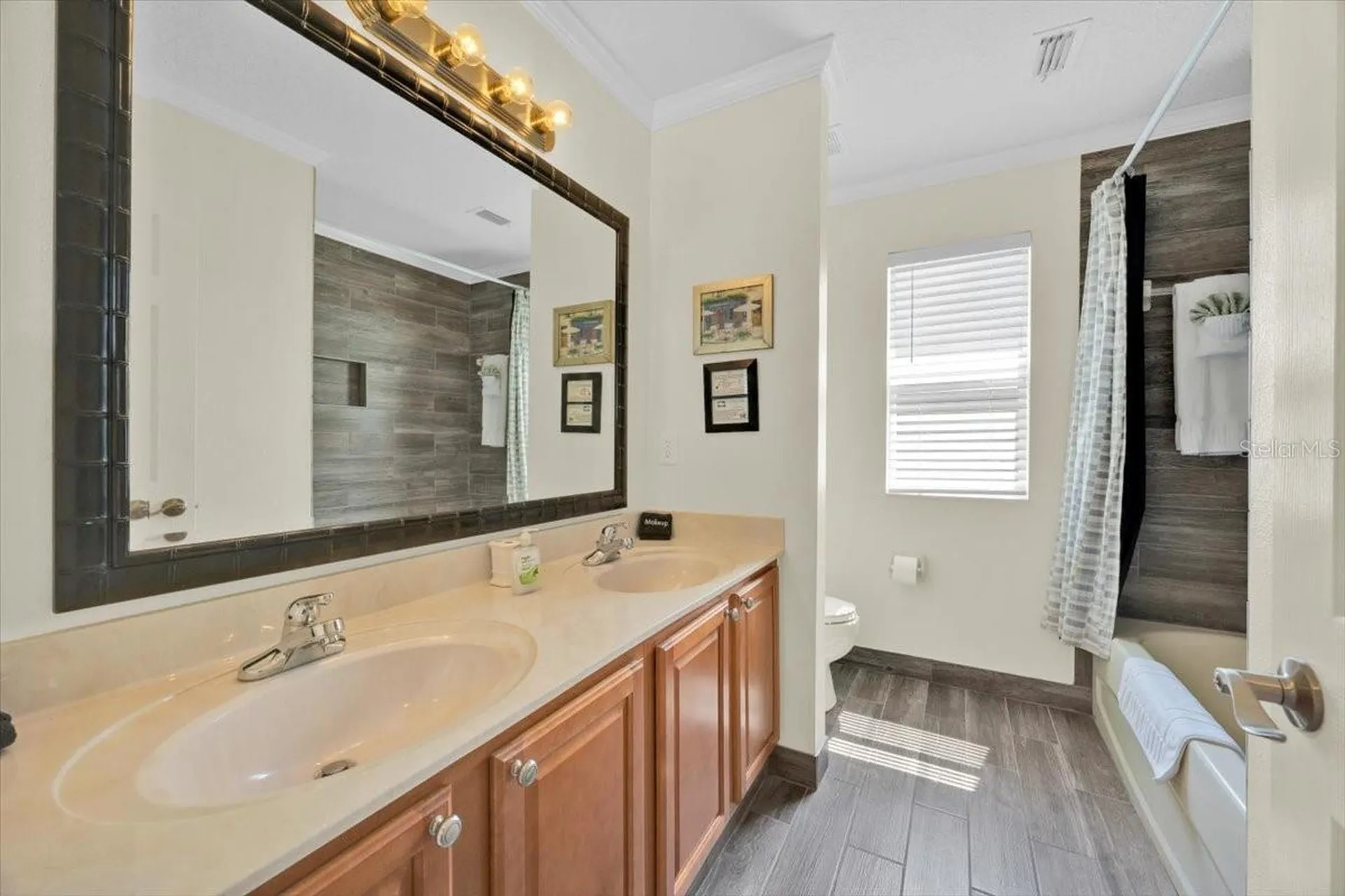160 Calabay Parc Boulevard Davenport FL 33897