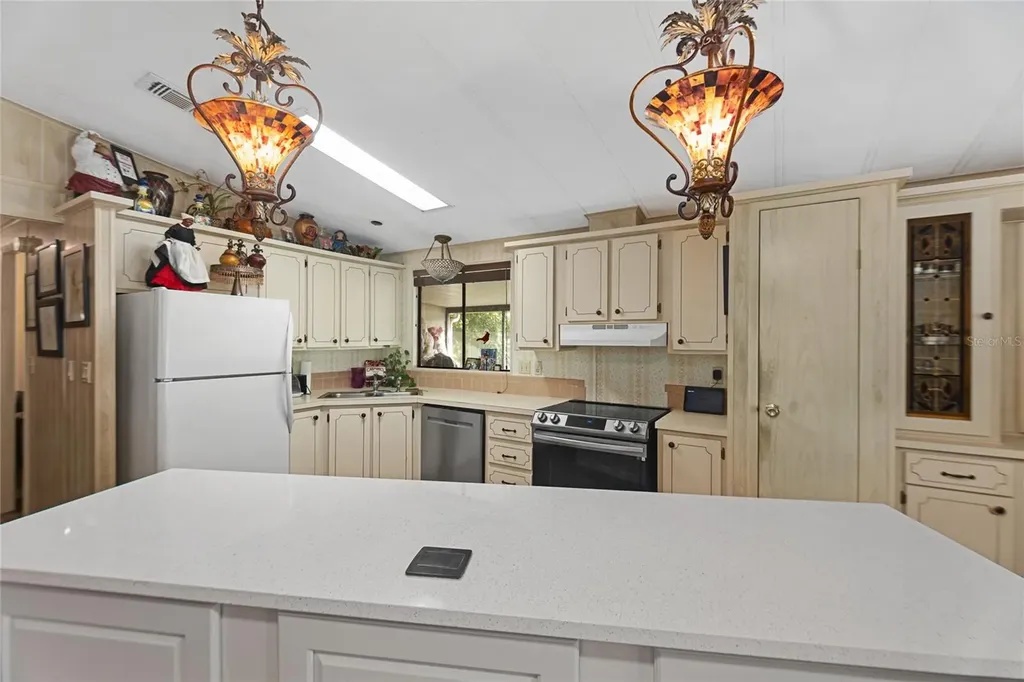 2002 S Citrus Circle Zellwood FL 32798