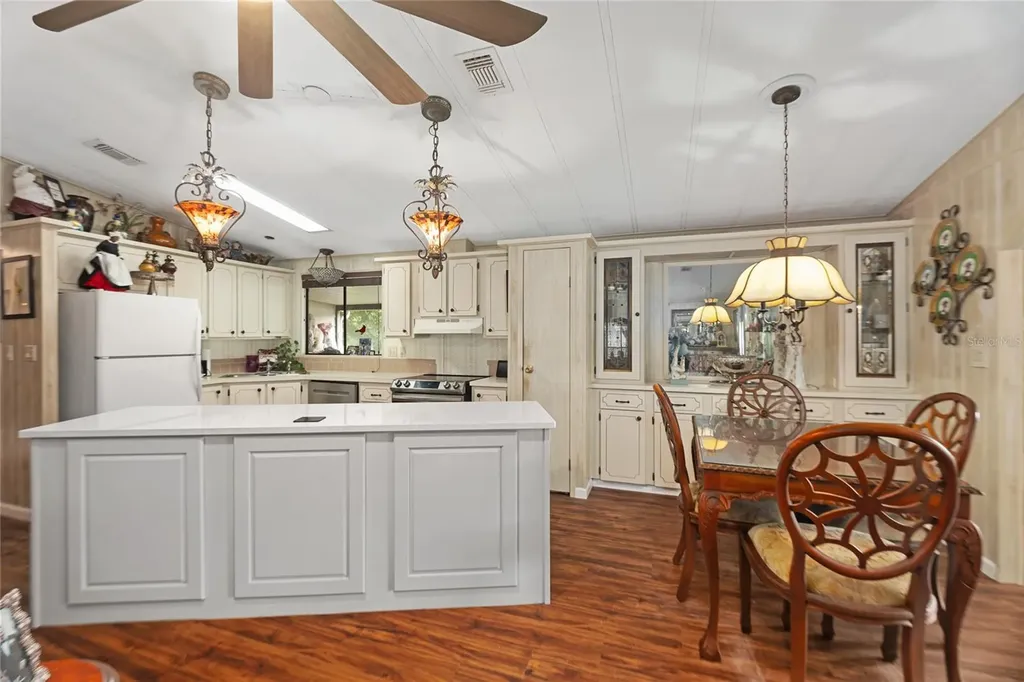 2002 S Citrus Circle Zellwood FL 32798