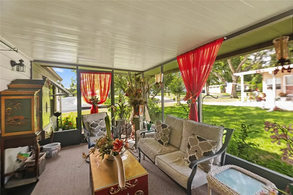 2002 S Citrus Circle Zellwood FL 32798