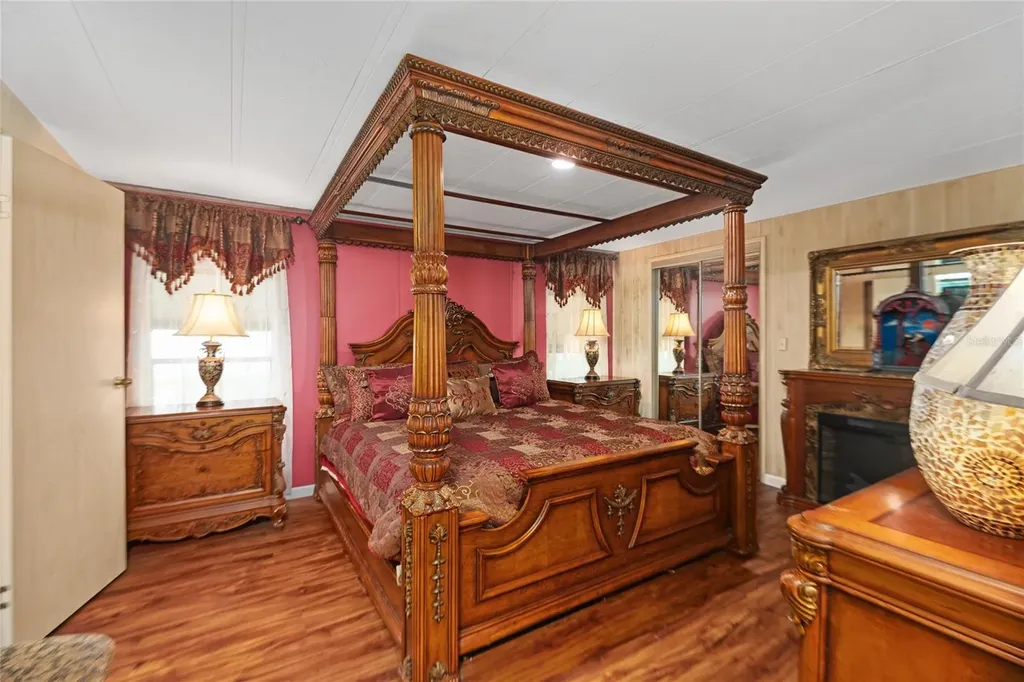 2002 S Citrus Circle Zellwood FL 32798