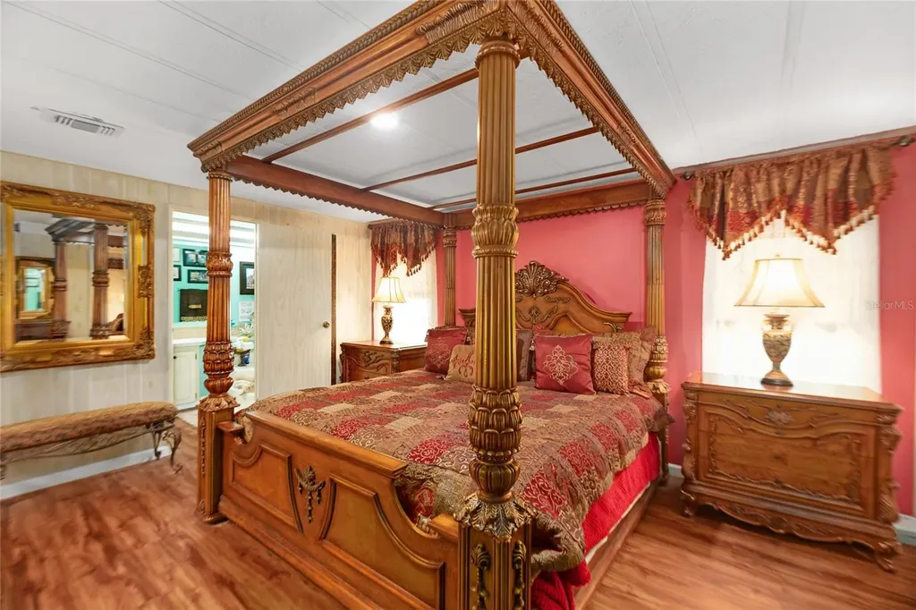 2002 S Citrus Circle Zellwood FL 32798