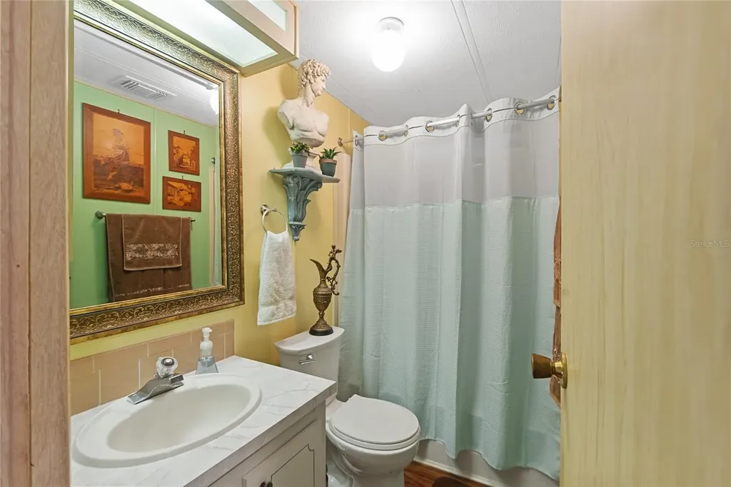 2002 S Citrus Circle Zellwood FL 32798