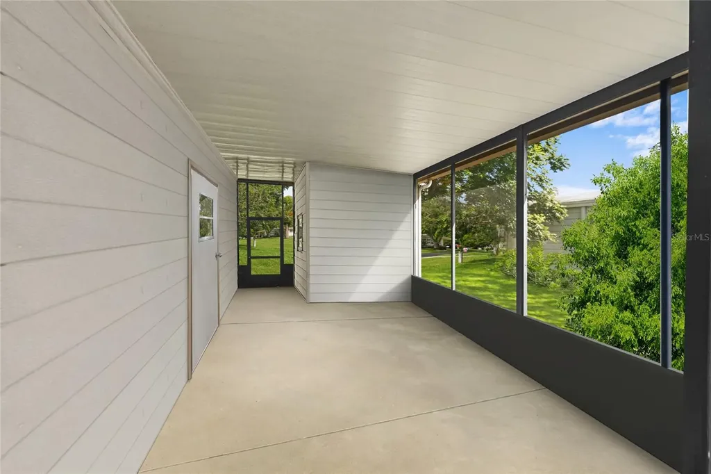 2002 S Citrus Circle Zellwood FL 32798