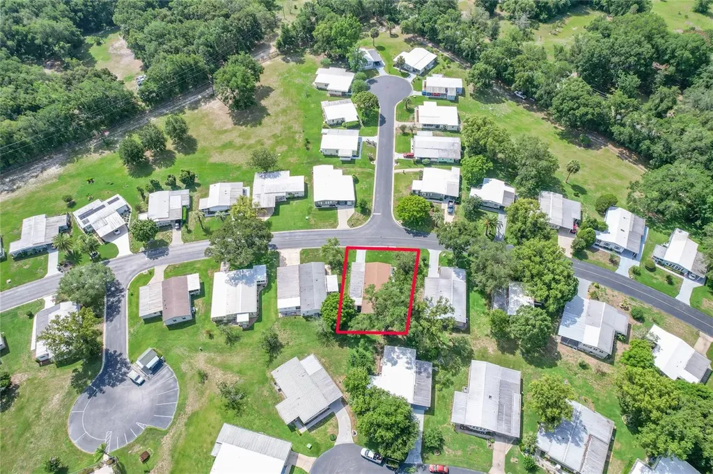 2002 S Citrus Circle Zellwood FL 32798