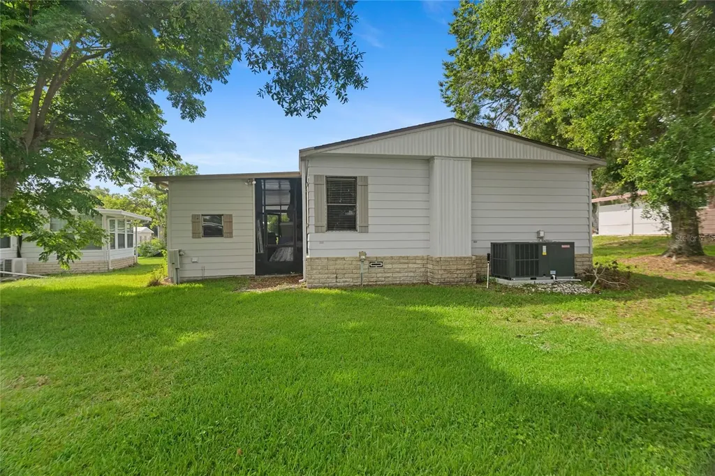 2002 S Citrus Circle Zellwood FL 32798
