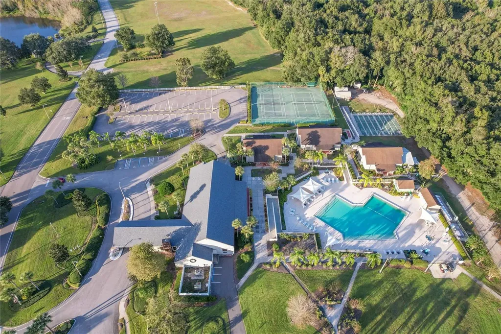 2002 S Citrus Circle Zellwood FL 32798