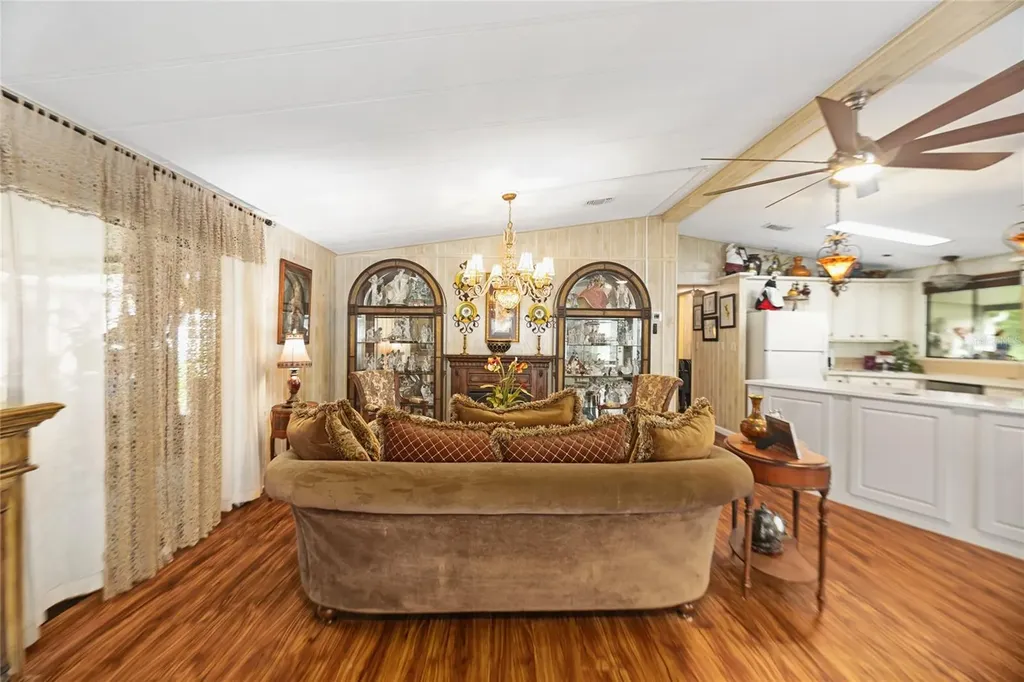 2002 S Citrus Circle Zellwood FL 32798
