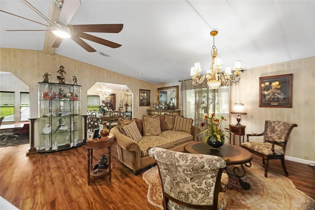 2002 S Citrus Circle Zellwood FL 32798