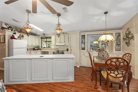 2002 S Citrus Circle Zellwood FL 32798