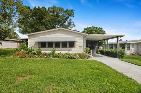 2002 S Citrus Circle Zellwood FL 32798