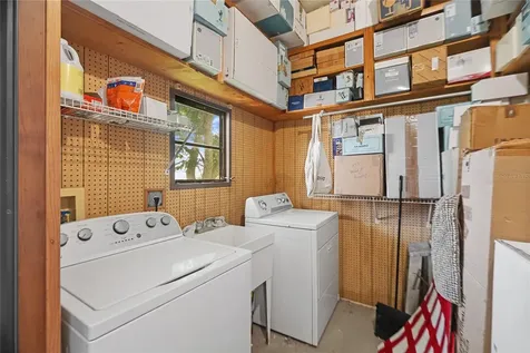 2002 S Citrus Circle Zellwood FL 32798