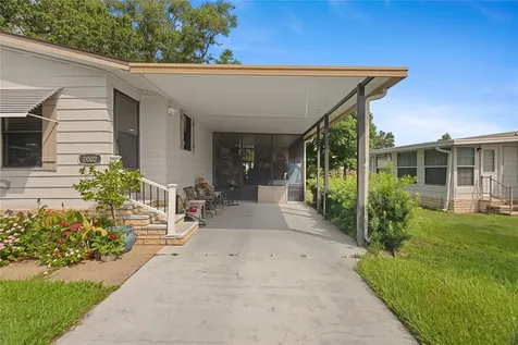 2002 S Citrus Circle Zellwood FL 32798