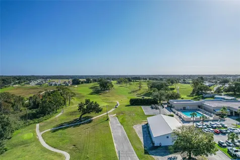 2002 S Citrus Circle Zellwood FL 32798