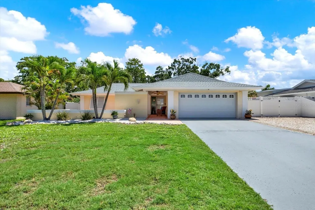 5473 Bayshore Drive Seminole FL 33772