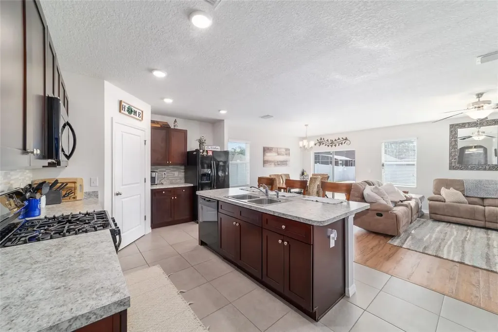 9785 Pepper Tree Trail Wildwood FL 34785