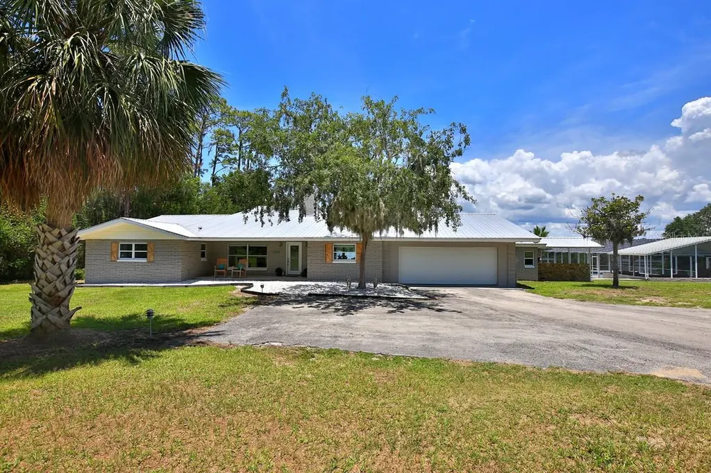 10893 SE 141 Avenue Road Ocklawaha FL 32179