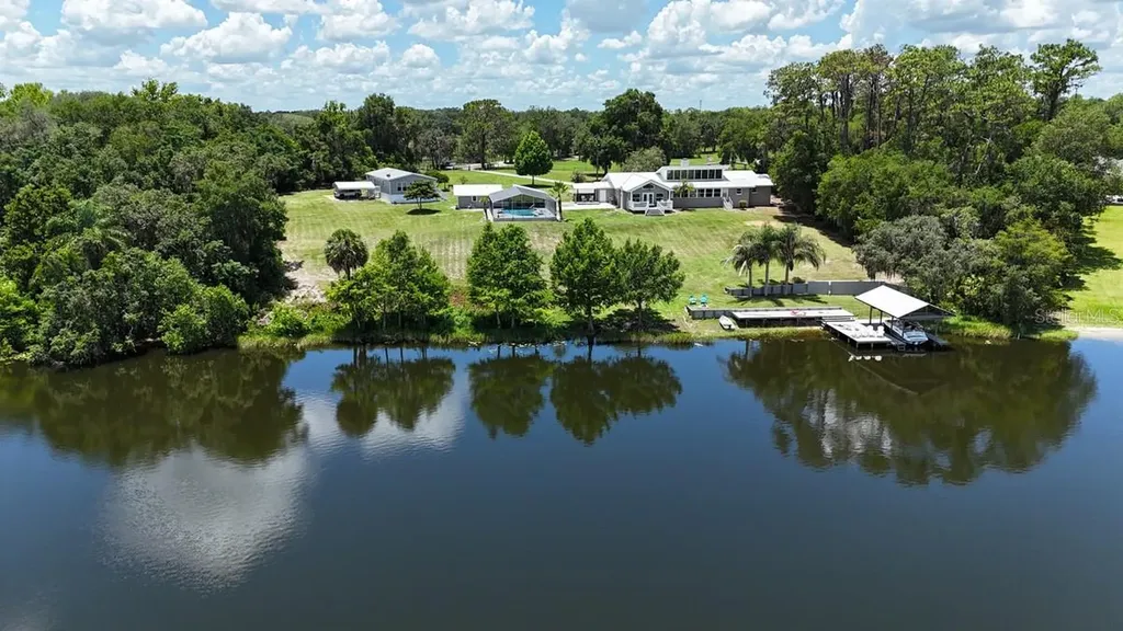 10893 SE 141 Avenue Road Ocklawaha FL 32179
