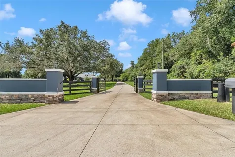 300 SE Highway 42 Summerfield FL 34491