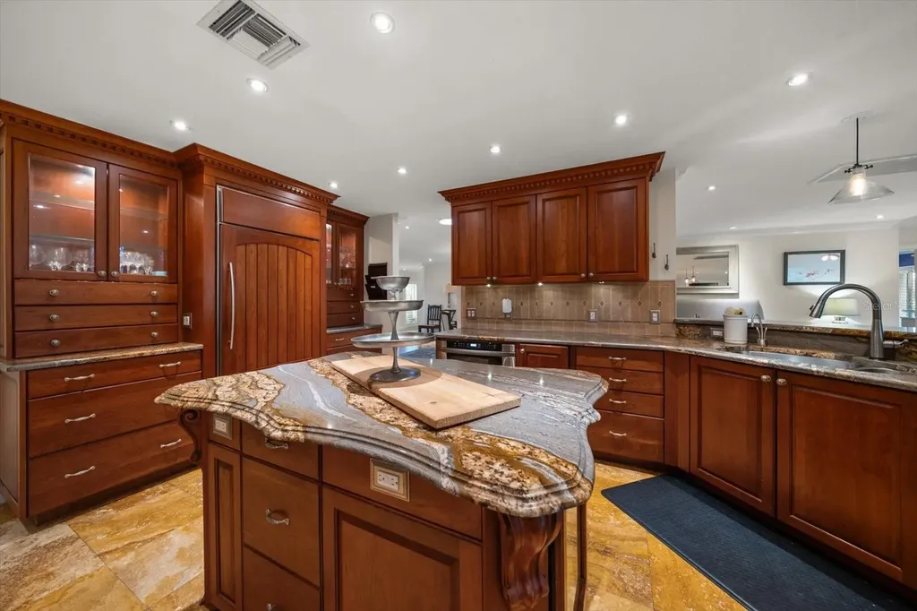 7 Rosery Lane Belleair FL 33756