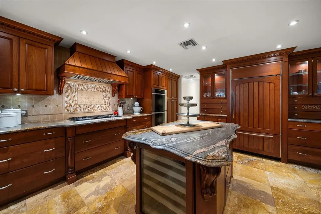 7 Rosery Lane Belleair FL 33756