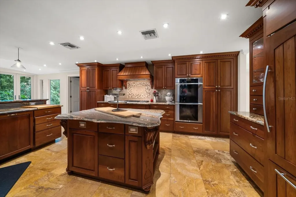 7 Rosery Lane Belleair FL 33756