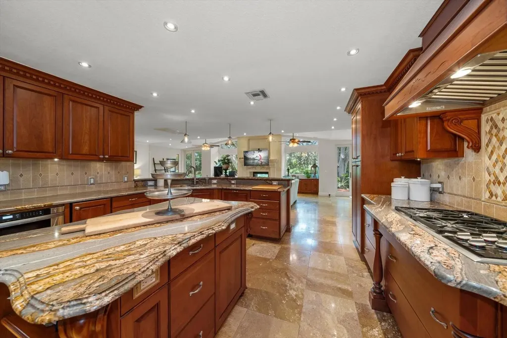 7 Rosery Lane Belleair FL 33756