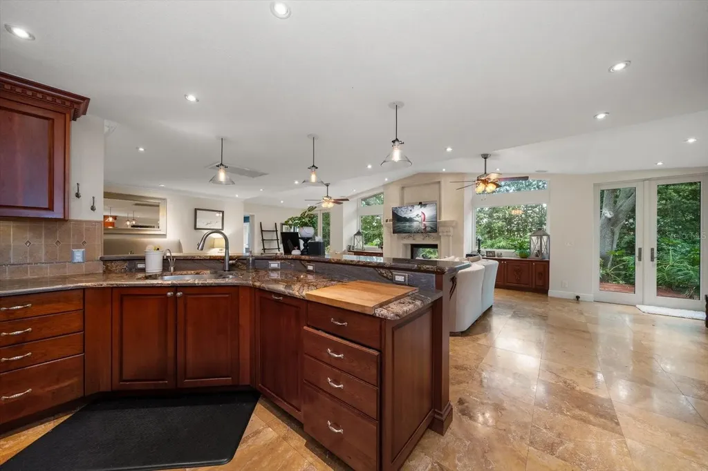 7 Rosery Lane Belleair FL 33756