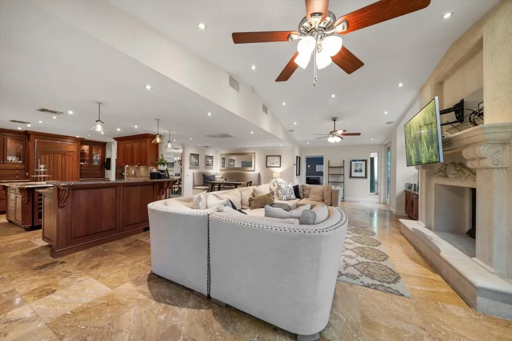 7 Rosery Lane Belleair FL 33756
