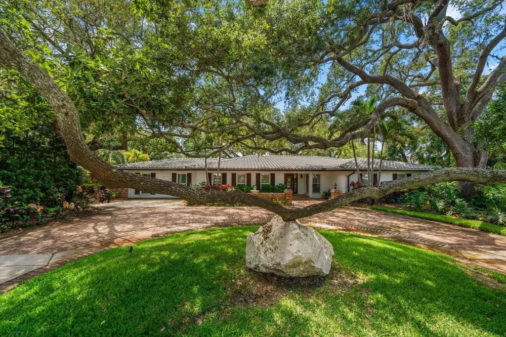 7 Rosery Lane Belleair FL 33756