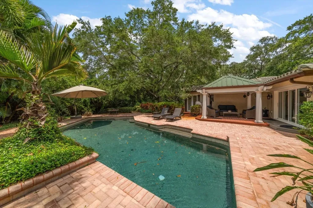 7 Rosery Lane Belleair FL 33756