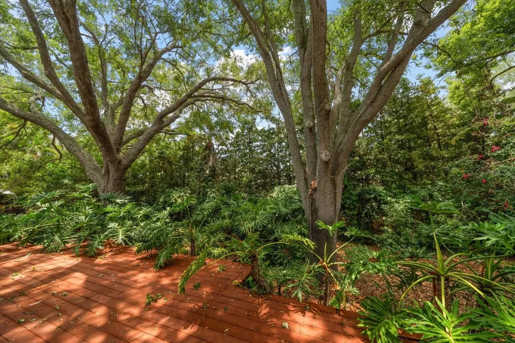 7 Rosery Lane Belleair FL 33756